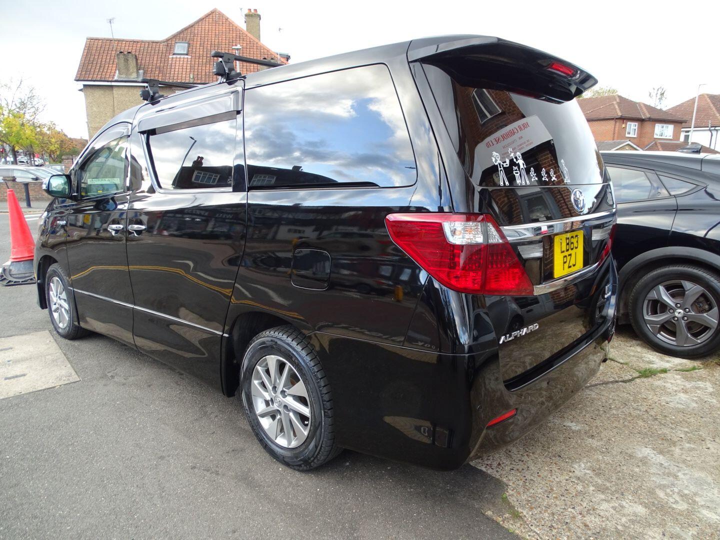 Used Toyota Alphard 2023 for sale - 76772250: Photo 4