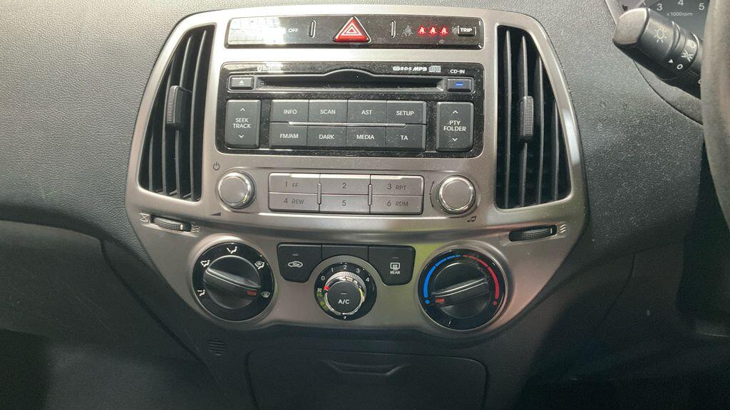 Used Hyundai i20 2012 for sale - 76633665: Photo 13