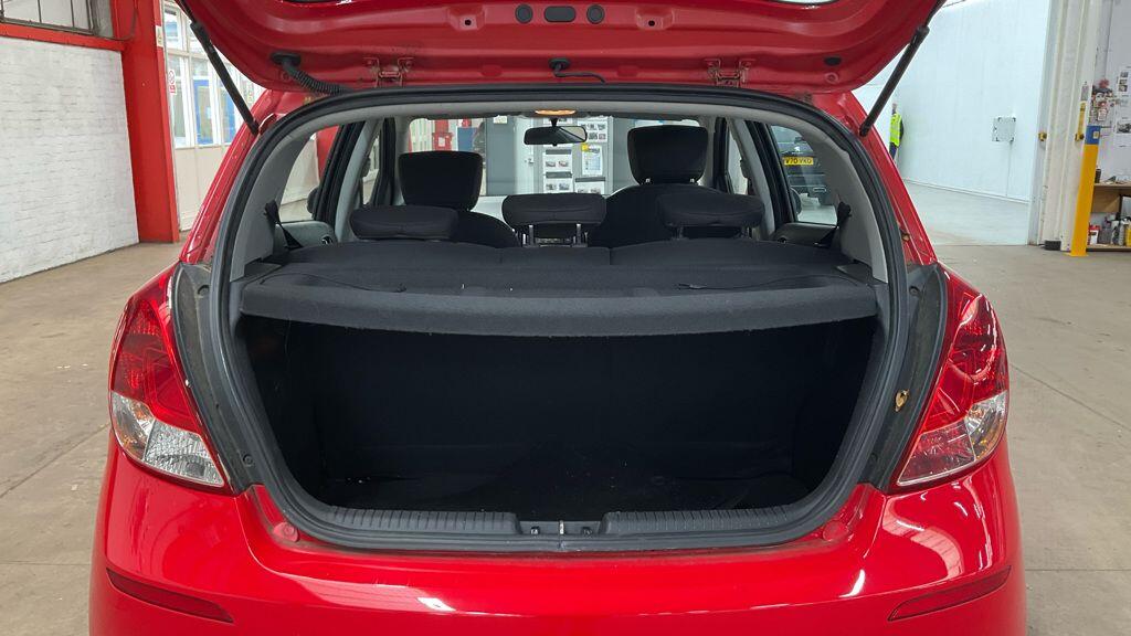 Used Hyundai i20 2012 for sale - 76633665: Photo 8