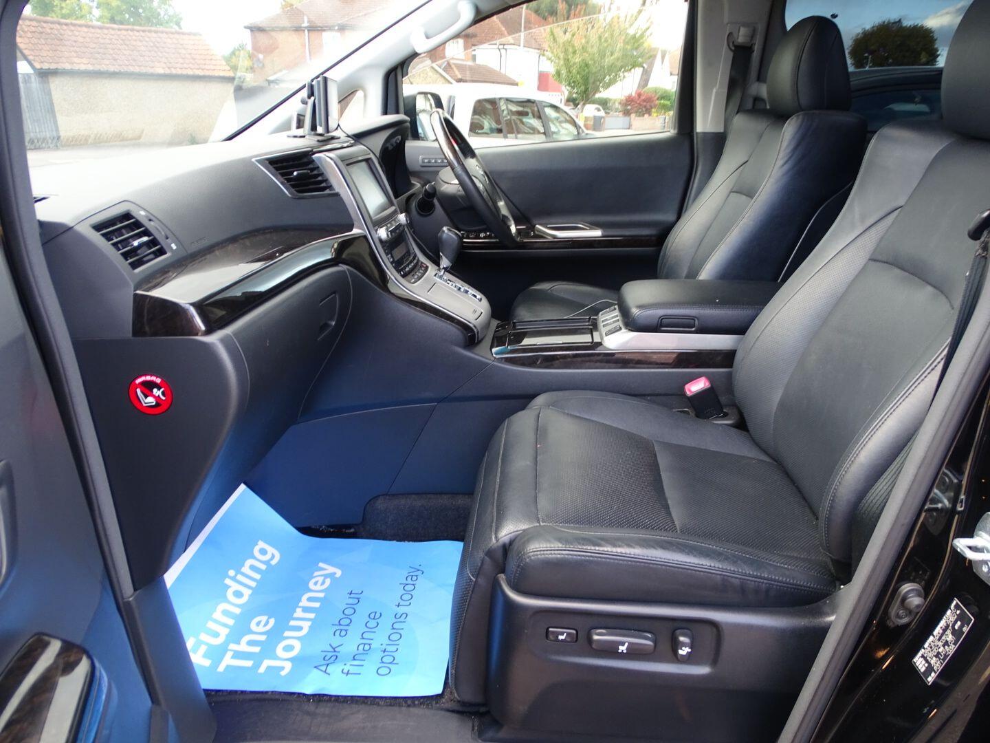 Used Toyota Alphard 2023 for sale - 75857198: Photo 16