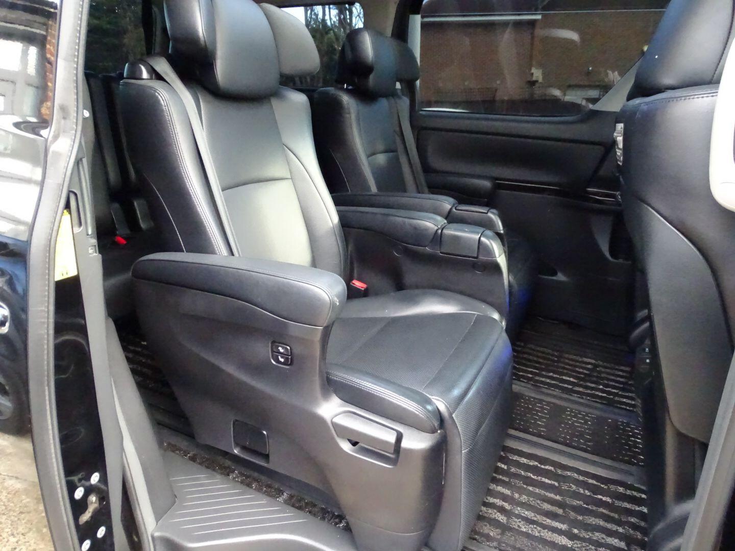 Used Toyota Alphard 2023 for sale - 75857198: Photo 17