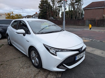 2019 (19) - 1.8 VVT-h Icon Tech Hatchback 5dr Petrol Hybrid CVT Euro 6 (s/s) (122 ps)