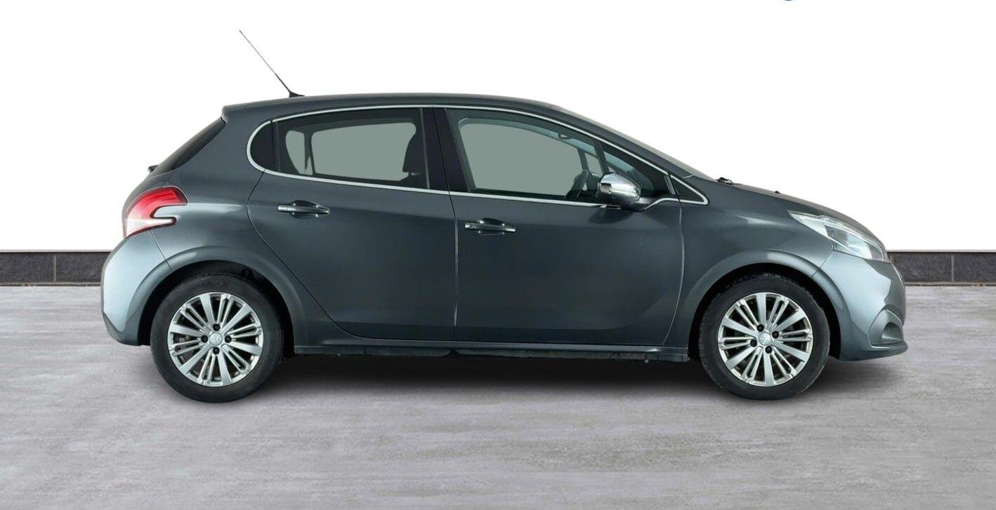 Used Peugeot 208 2016 for sale - 77523897: Photo 2