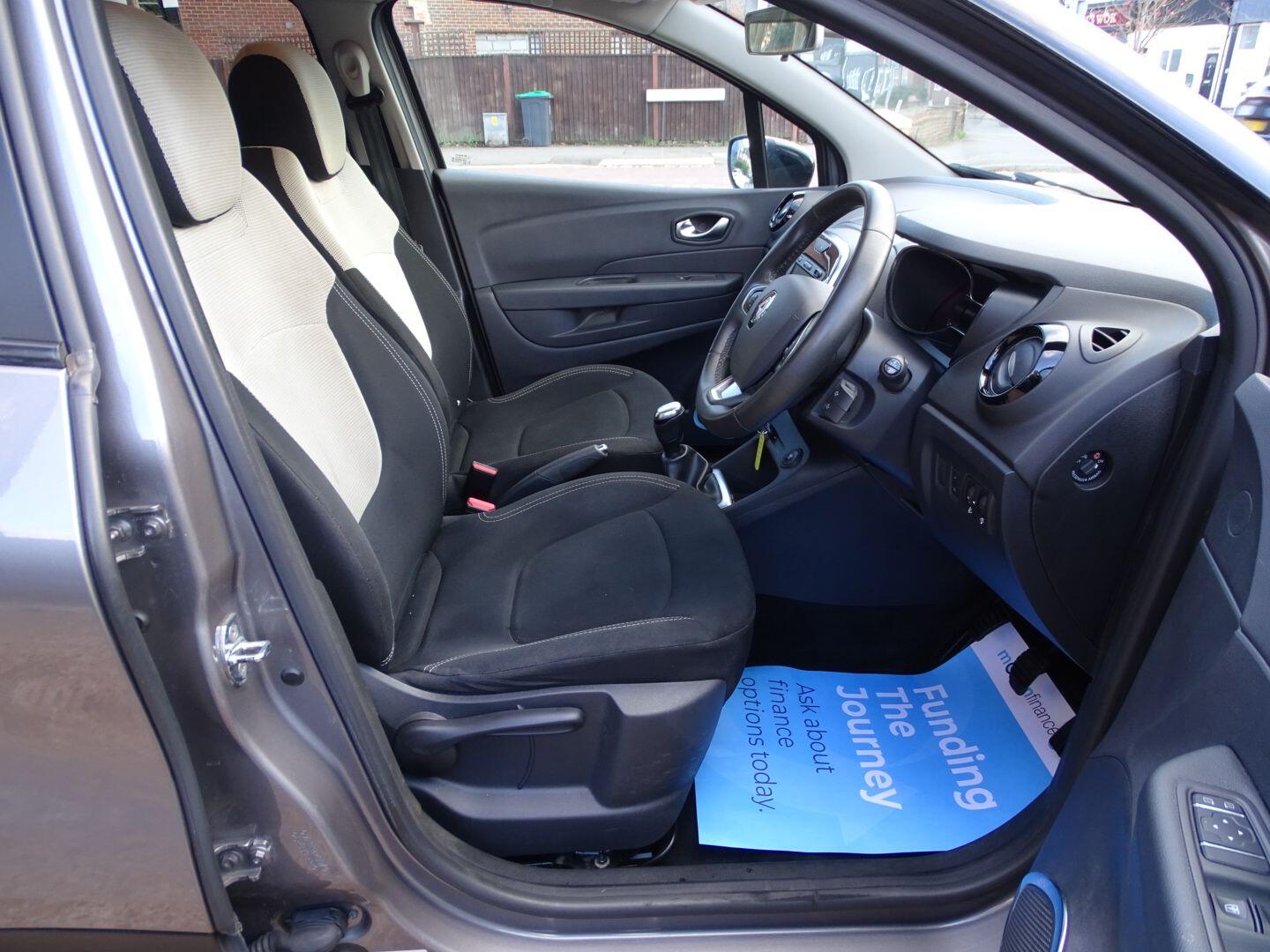 Used Renault Captur 2019 for sale - 76440929: Photo 12