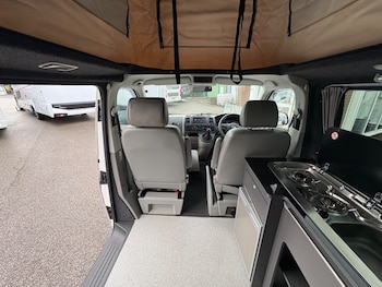 Used Volkswagen Transporter 2013 for sale - 77171373: Photo