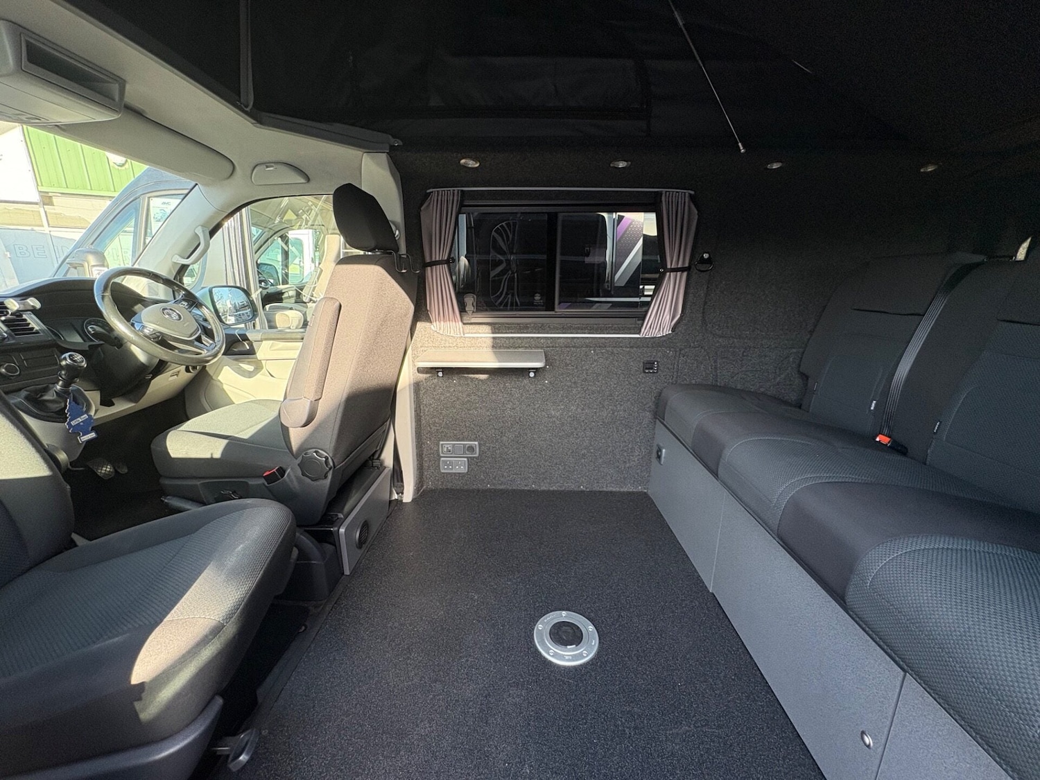 Used Volkswagen Transporter 2016 for sale - 77666056: Photo 2