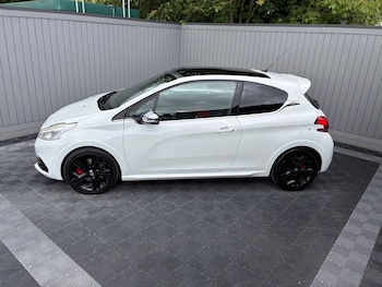 Used Peugeot 208 2016 for sale - 78793593: Photo