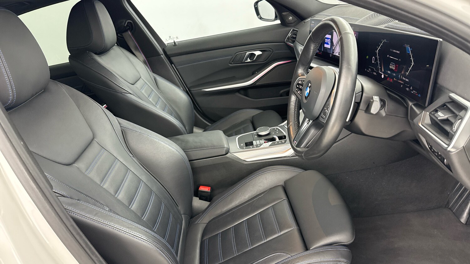 Used BMW 3 Series 2024 for sale - 77492460: Photo 11