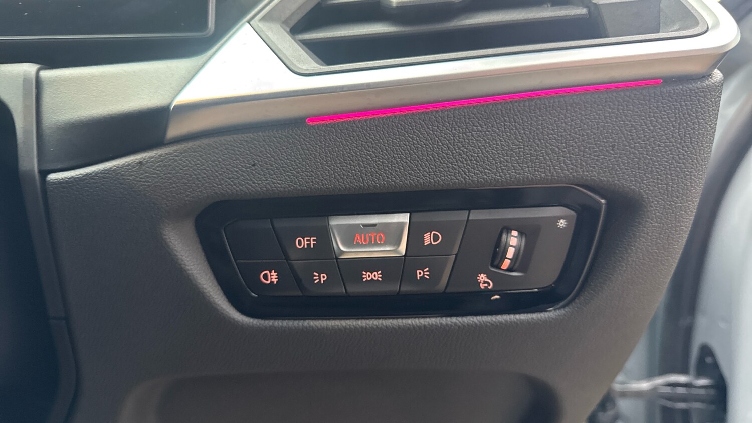 Used BMW 3 Series 2024 for sale - 77893224: Photo 25