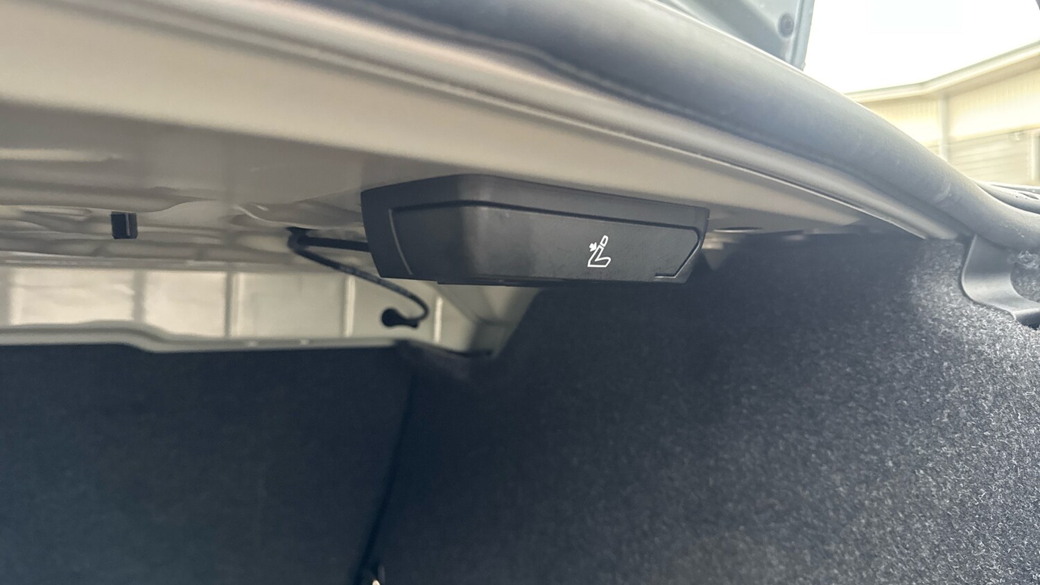 Used BMW 3 Series 2024 for sale - 77893224: Photo 33