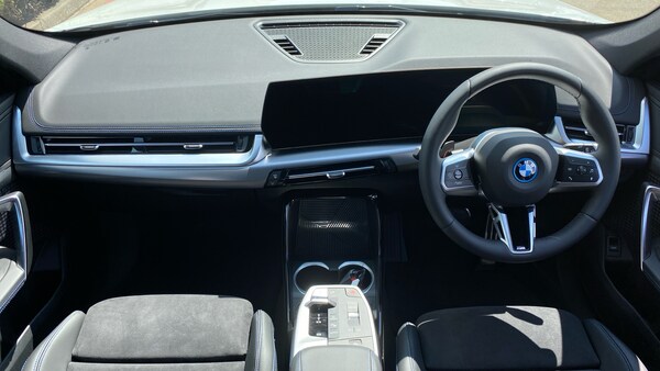 Used BMW iX1 2025 for sale - 76102786: Photo 4