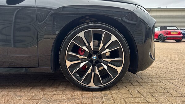 Used BMW iX 2025 for sale - 76026963: Photo 14