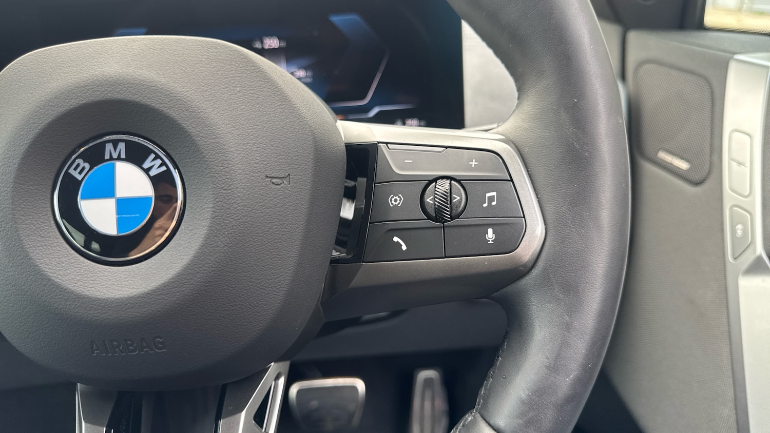 Used BMW iX 2025 for sale - 76026963: Photo 18