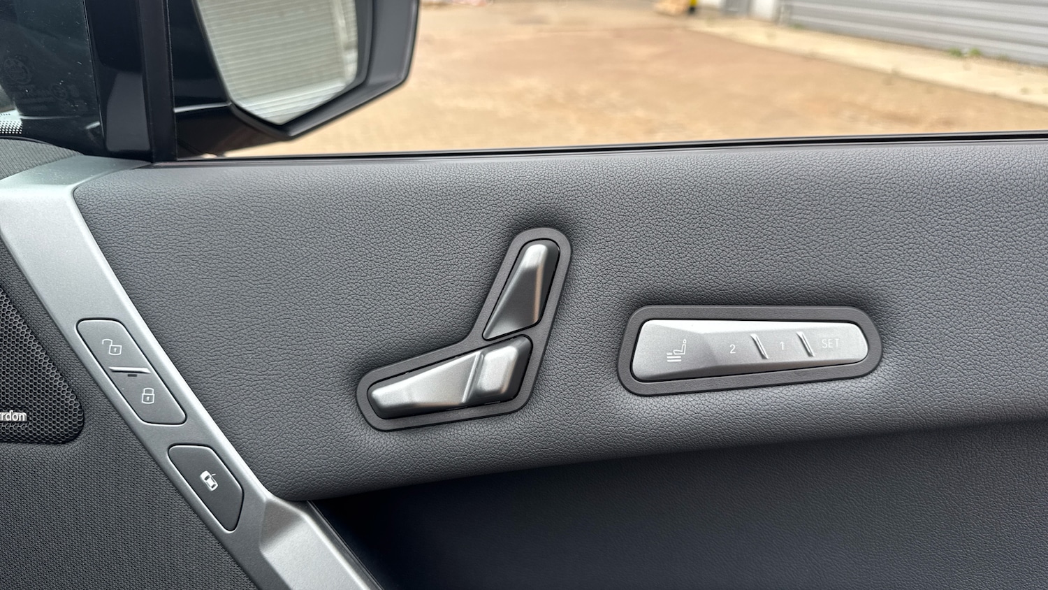 Used BMW iX 2025 for sale - 76026963: Photo 24