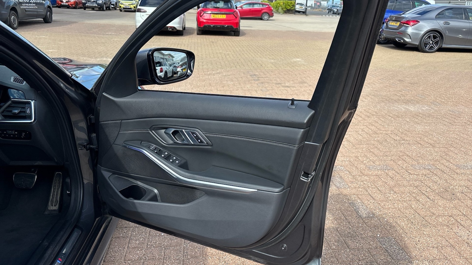 Used BMW 3 Series 2022 for sale - 76352428: Photo 52