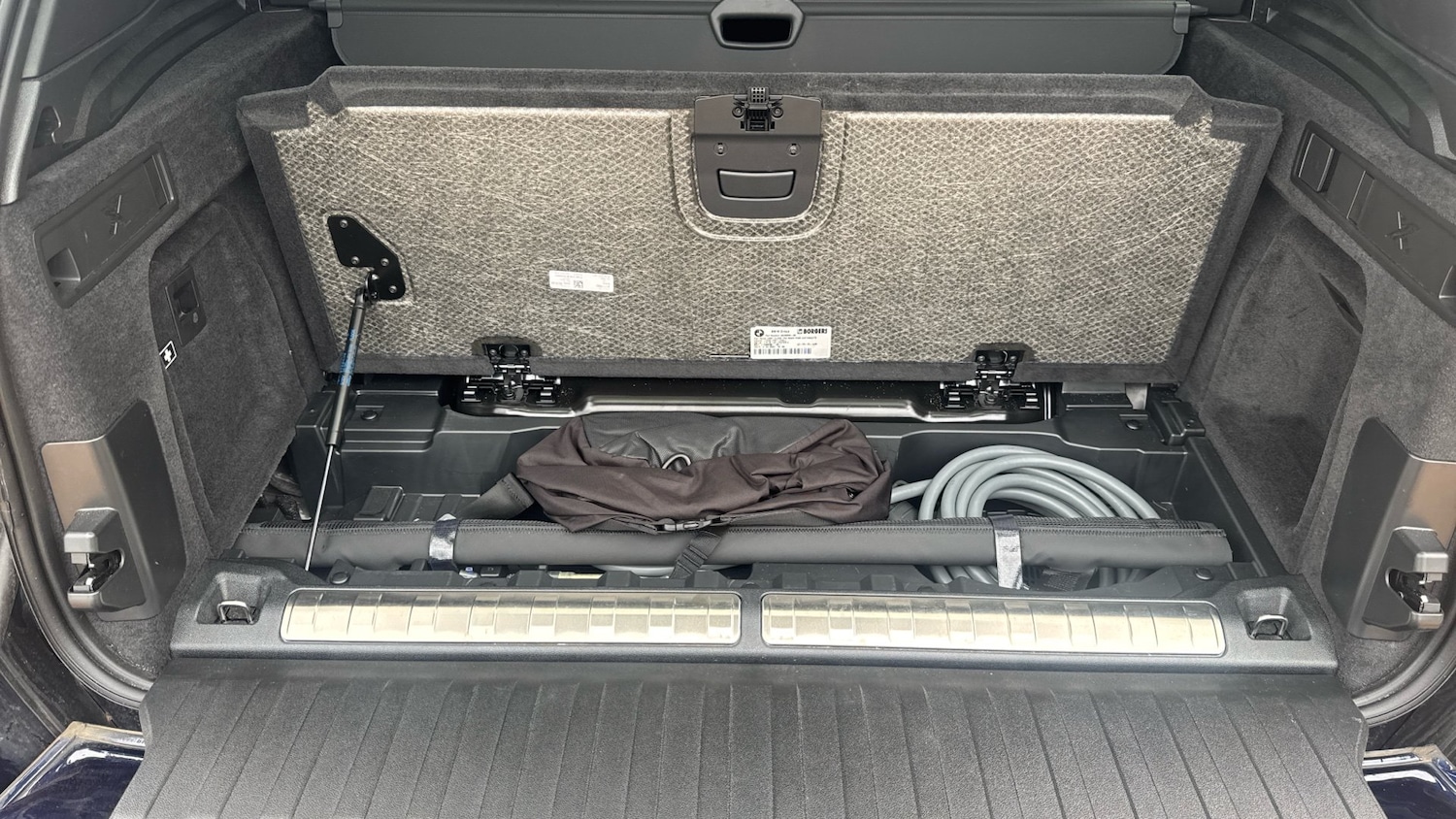 Vehicle 44