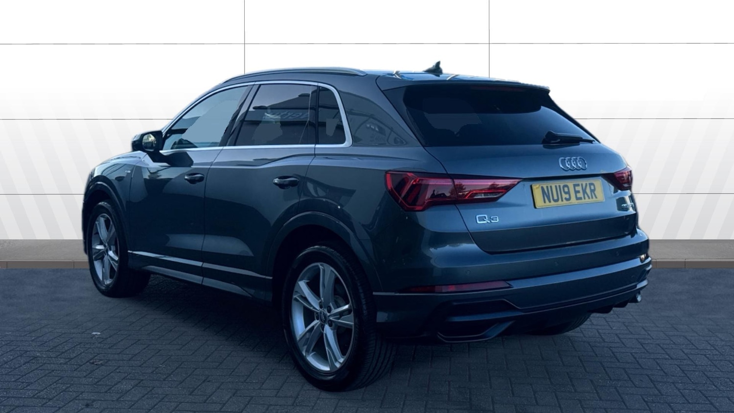 Used Audi Q3 2019 for sale - 77932518: Photo 2