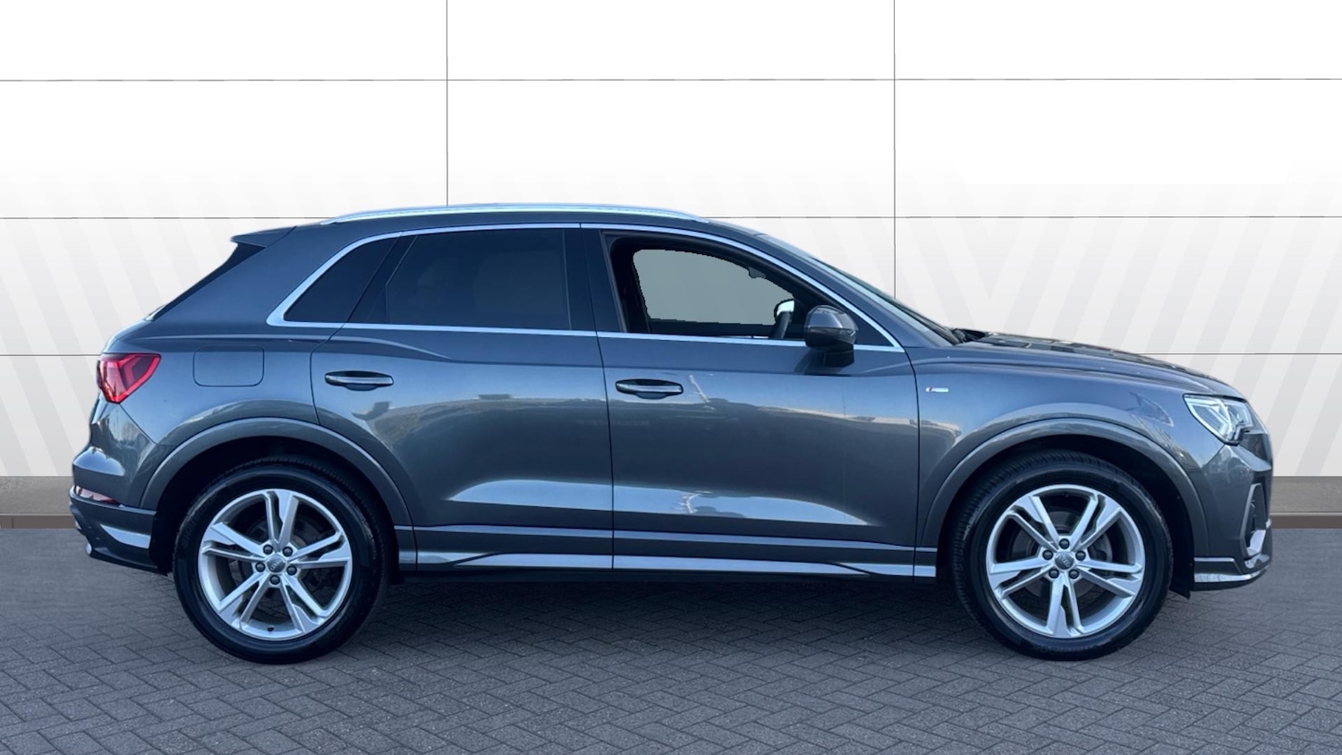 Used Audi Q3 2019 for sale - 77932518: Photo 3