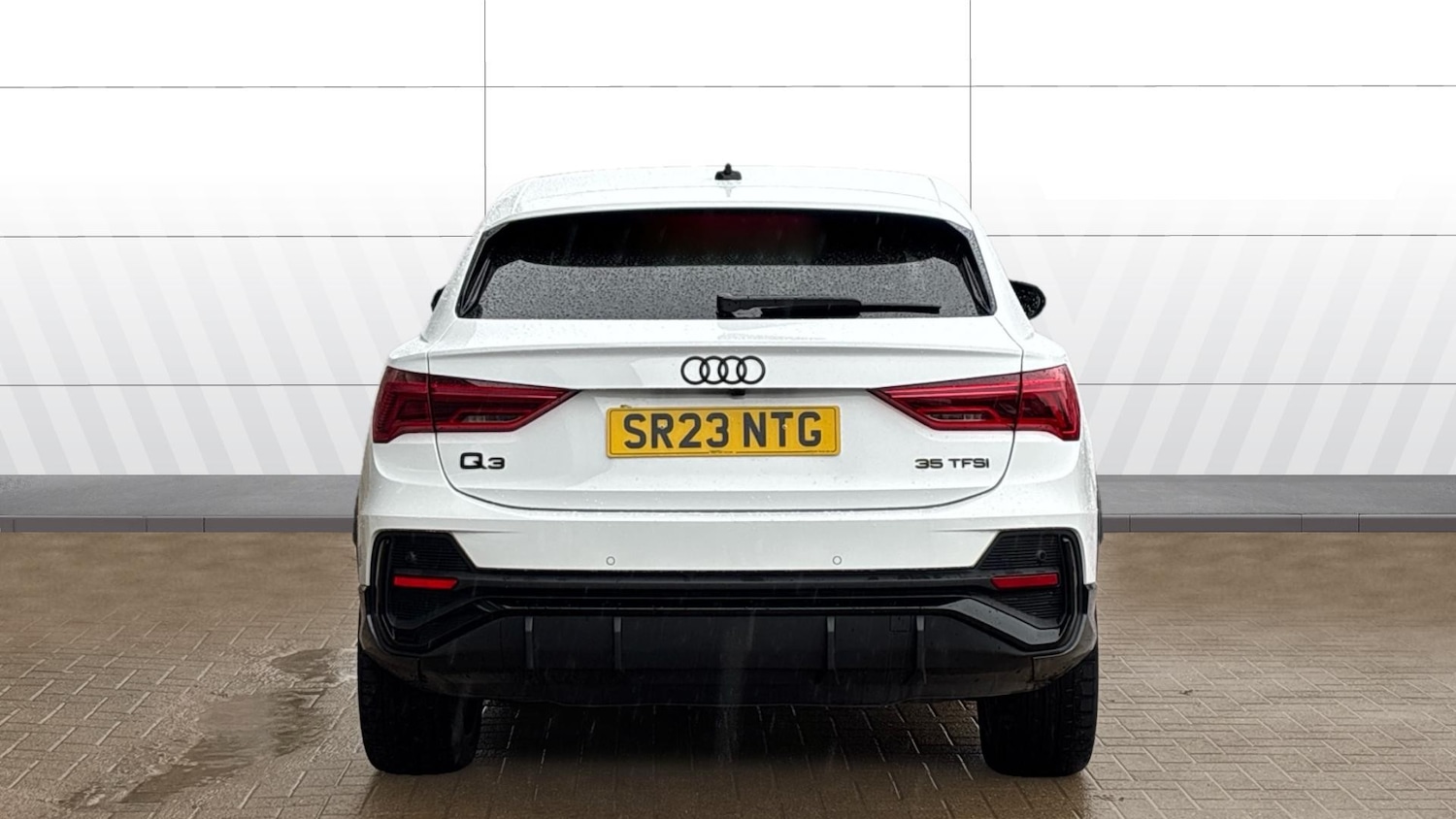 Used Audi Q3 2023 for sale - 76588235: Photo 15