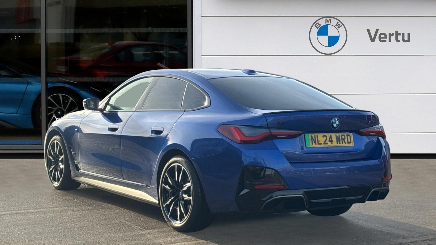 Used BMW i4 2024 for sale - 77196364: Photo 2