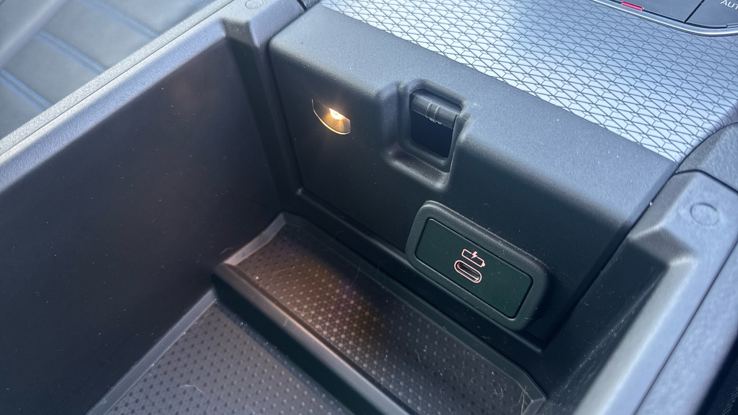 Used BMW i4 2024 for sale - 77196364: Photo 59