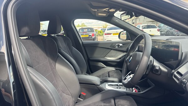Used BMW 1 Series 2025 for sale - 76064921: Photo 11