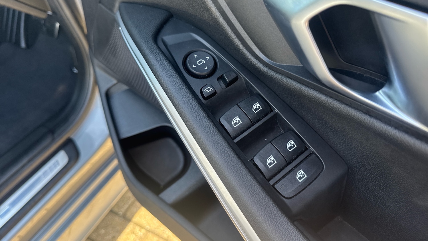 Used BMW 3 Series 2024 for sale - 77945319: Photo 24