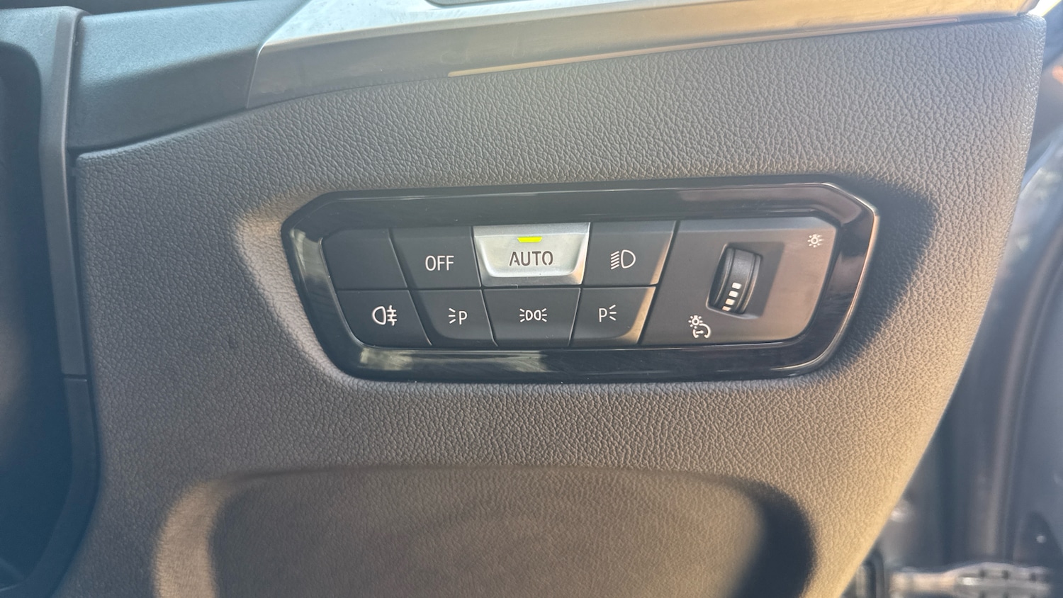 Used BMW 3 Series 2024 for sale - 77945319: Photo 25