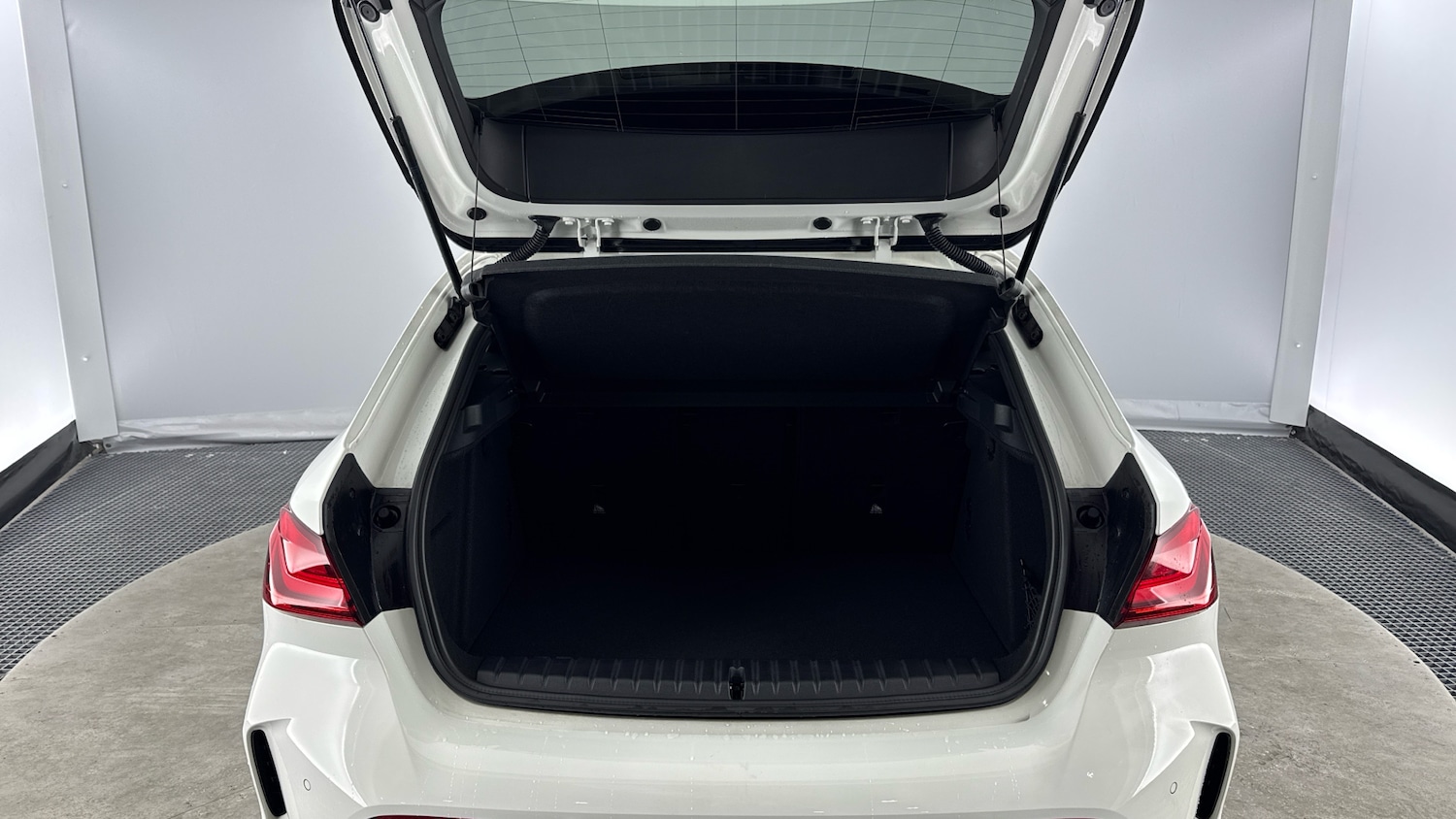 Used BMW 1 Series 2023 for sale - 77717668: Photo 13