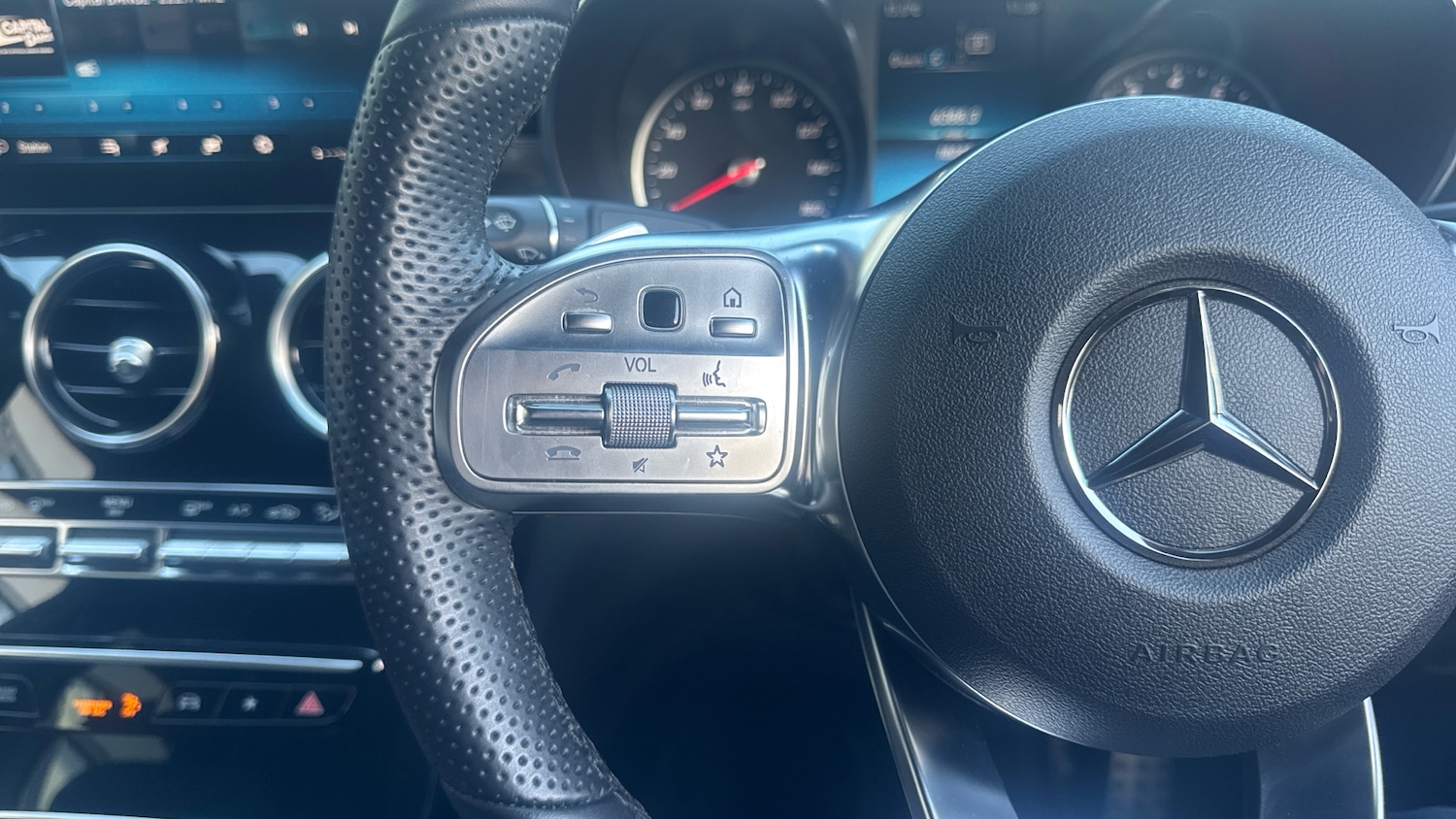 Used Mercedes-Benz GLC 2023 for sale - 76507264: Photo 17