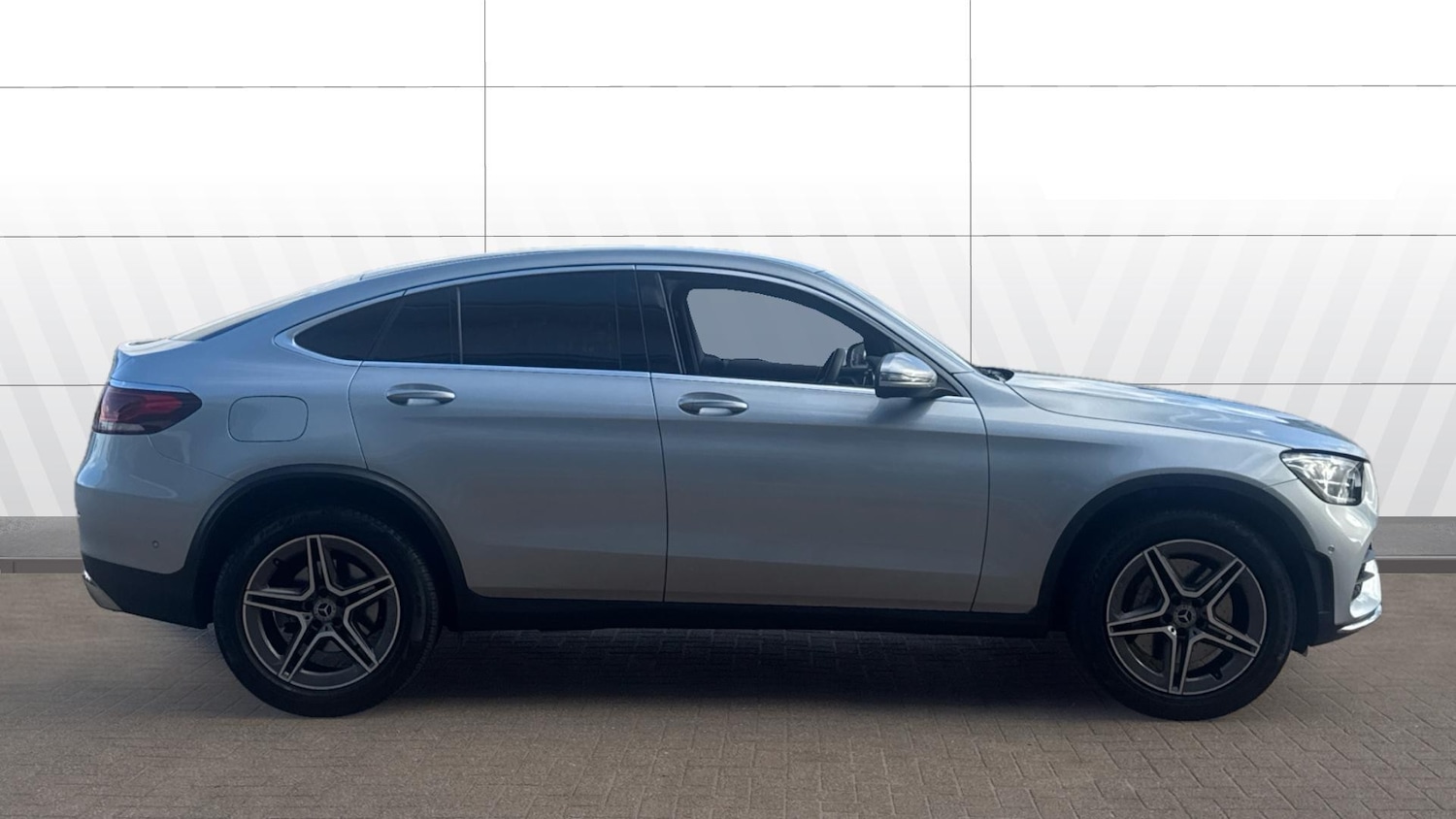 Used Mercedes-Benz GLC 2023 for sale - 76507264: Photo 3