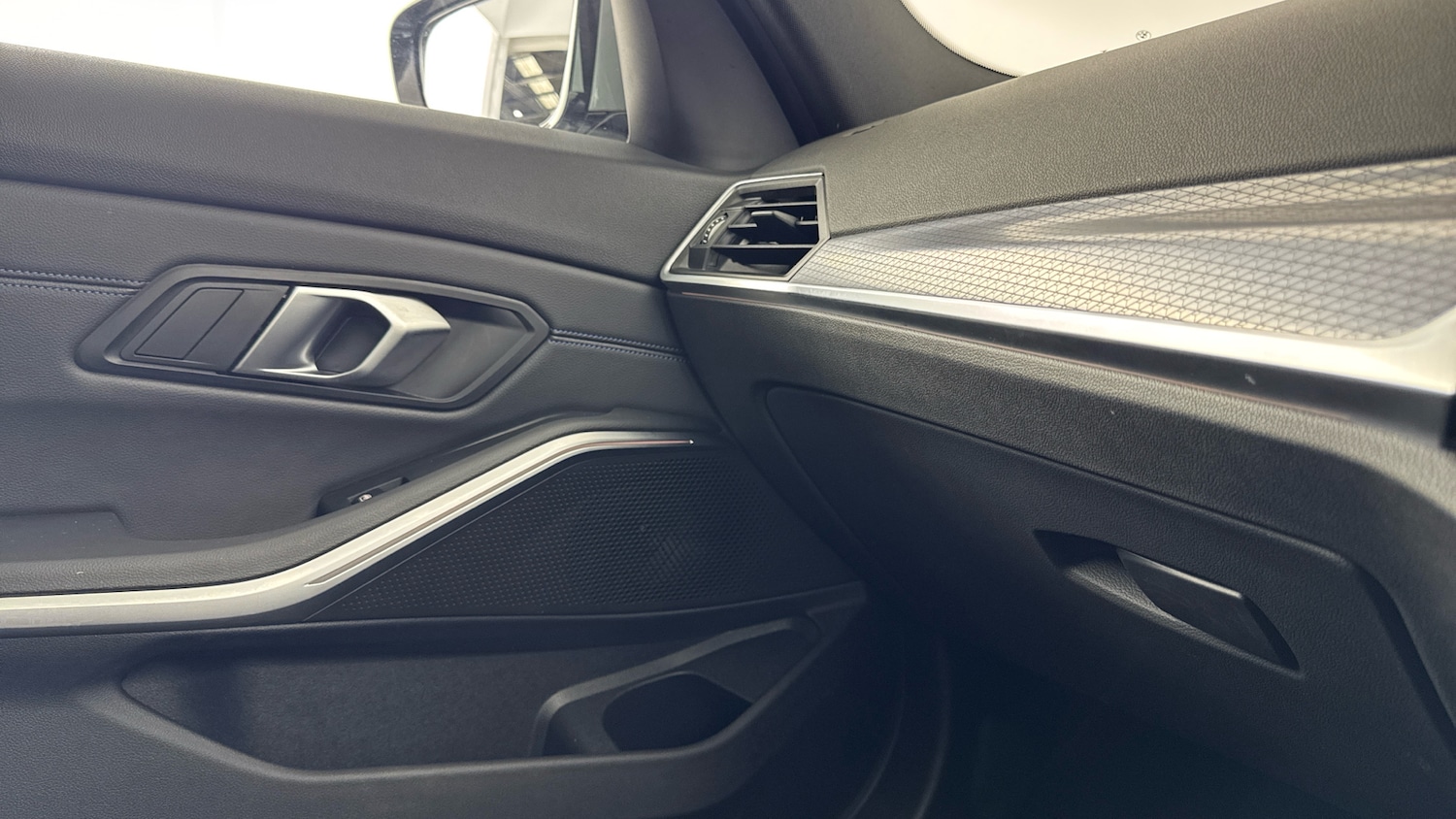 Used BMW 3 Series 2025 for sale - 78111913: Photo 39