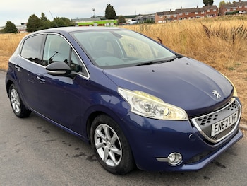 Used Peugeot 208 2013 for sale - 79571837: Photo