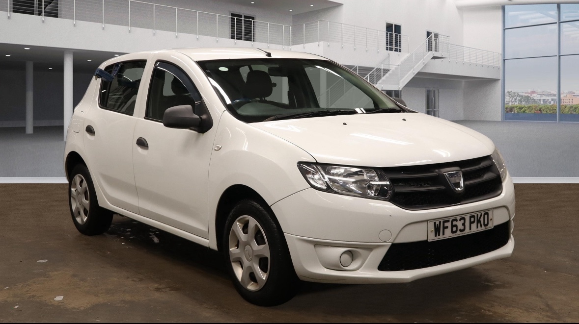 Used Dacia Sandero 2013 for sale - 77135942: Photo 2