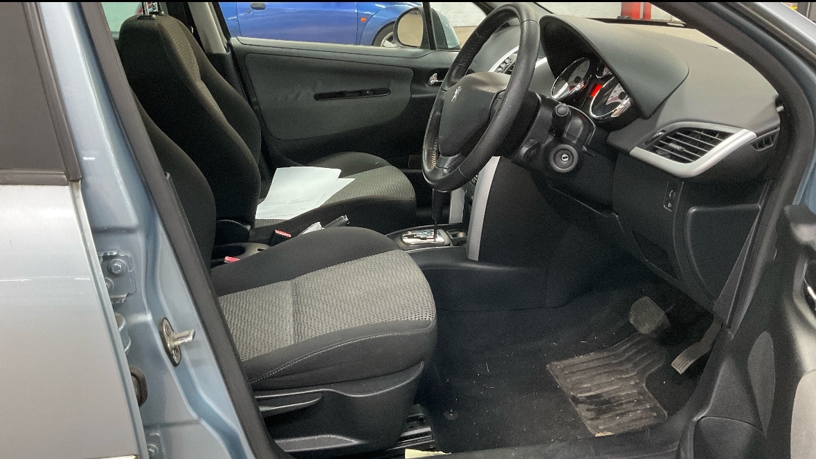 Used Peugeot 207 2010 for sale - 77603881: Photo 6