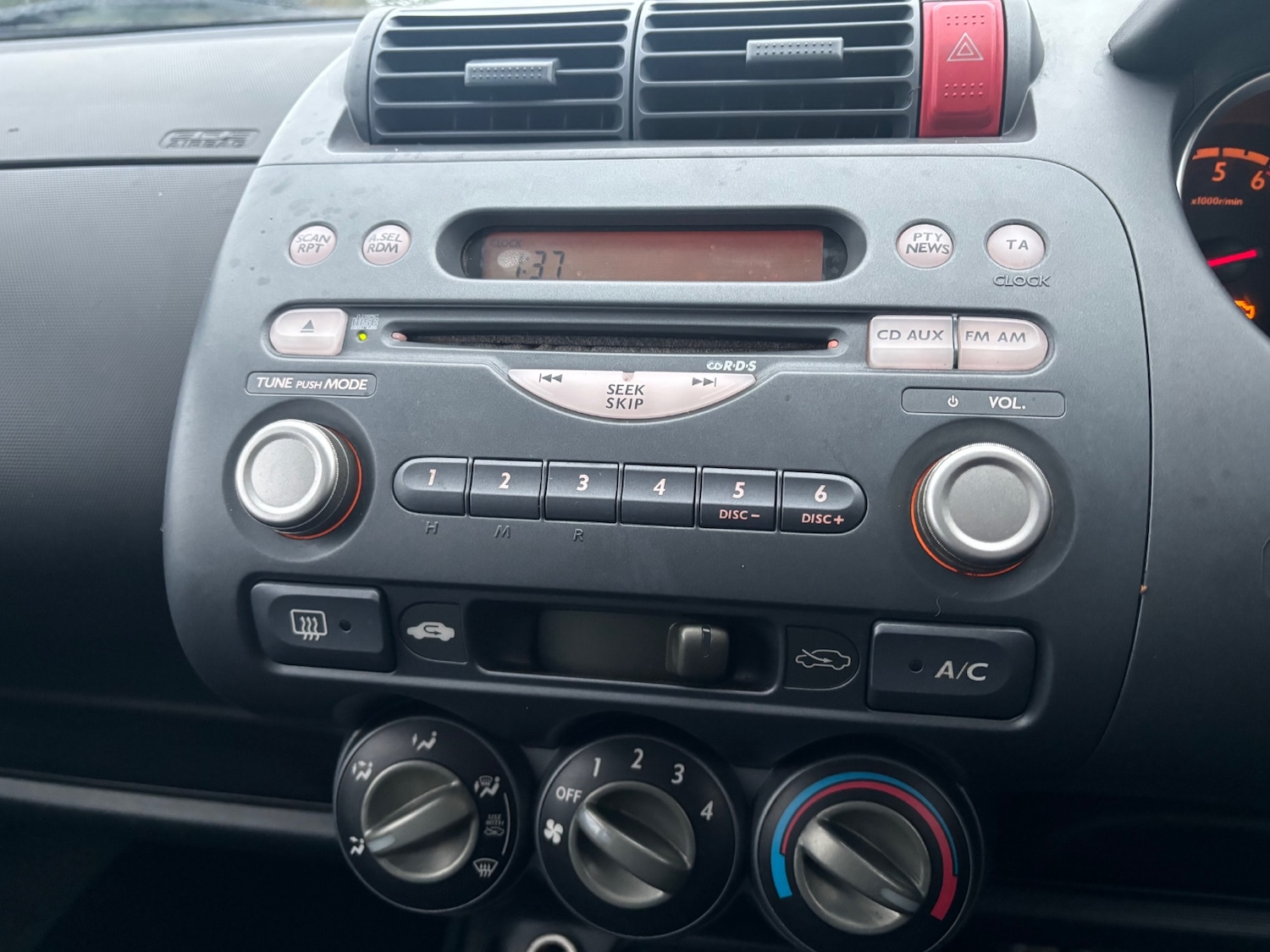 Used Honda Jazz 2002 for sale - 76611176: Photo 17