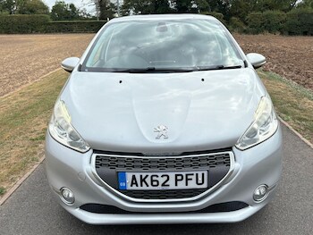 Used Peugeot 208 2012 for sale - 77483824: Photo
