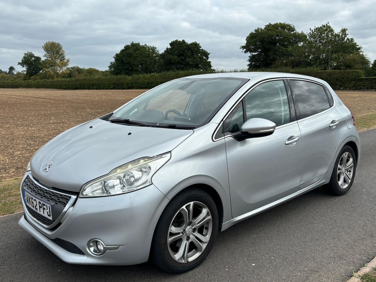 Used Peugeot 208 2012 for sale - 77483824: Photo 4