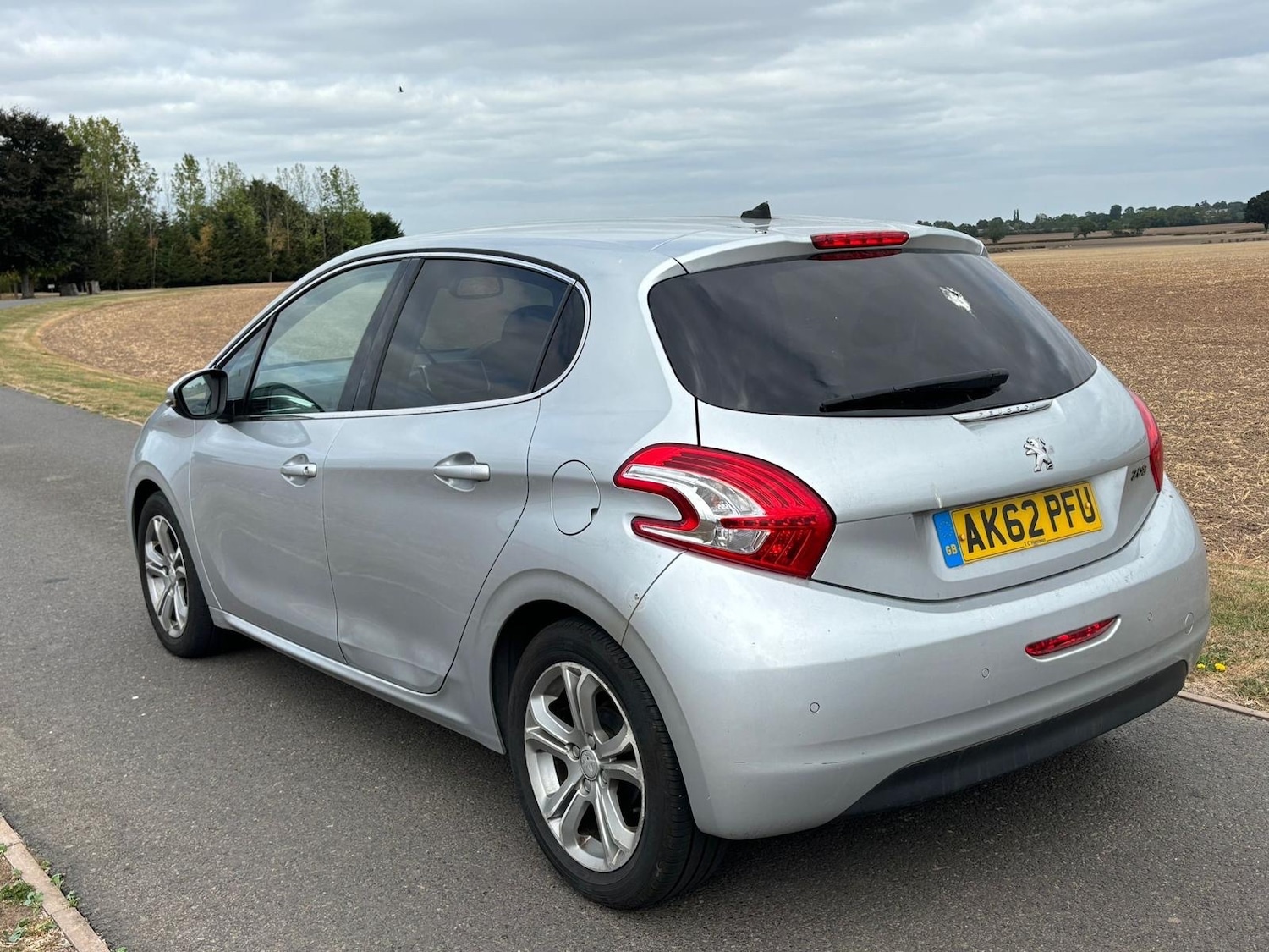 Used Peugeot 208 2012 for sale - 77483824: Photo 5