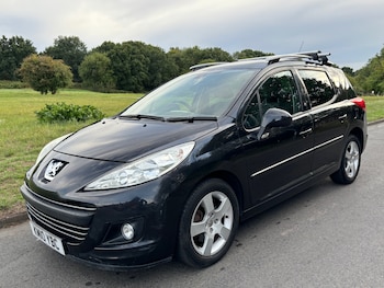 2010 (10) - 1.6 VTi Sport 5dr Automatic Estate + LOW MILES
