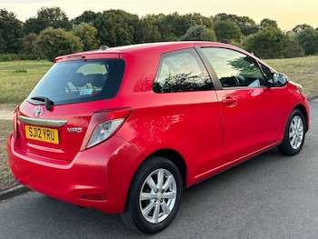 Used Toyota Yaris 2012 for sale - 75622539: Photo