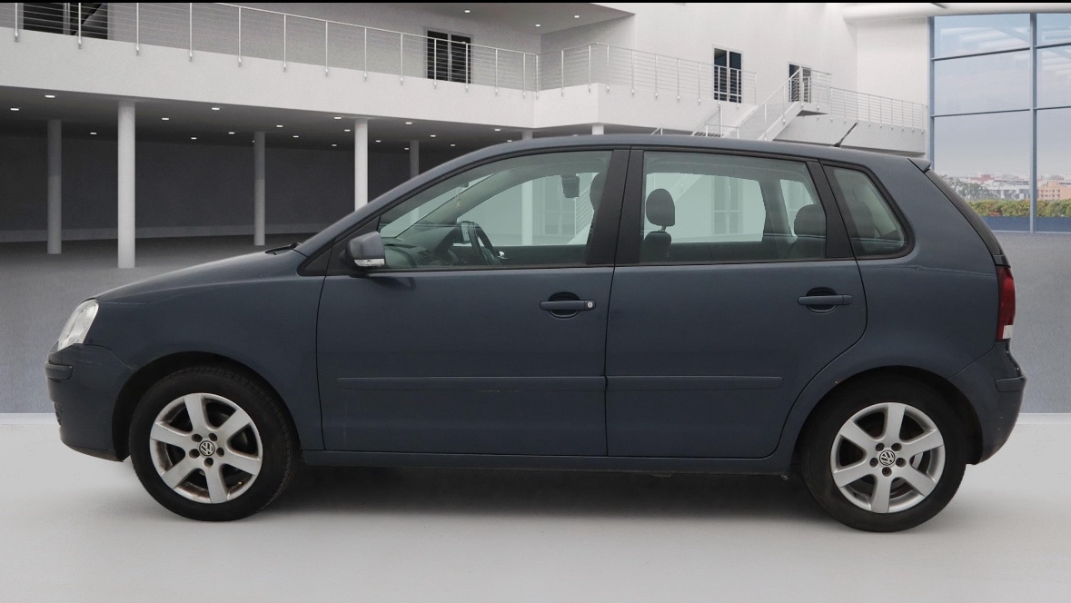 Used Volkswagen Polo 2009 for sale - 77154539: Photo 2
