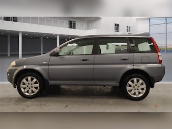 Used Honda HR-V 2004 for sale - 76853963: Photo