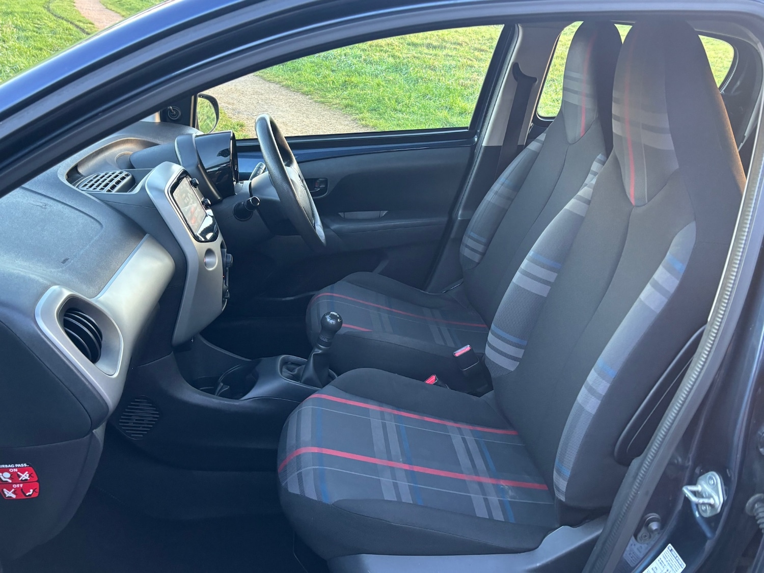 Used Peugeot 108 2015 for sale - 76853957: Photo 10