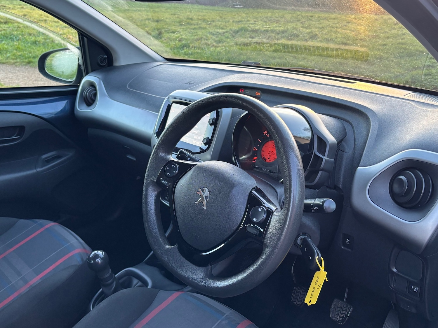 Used Peugeot 108 2015 for sale - 76853957: Photo 3