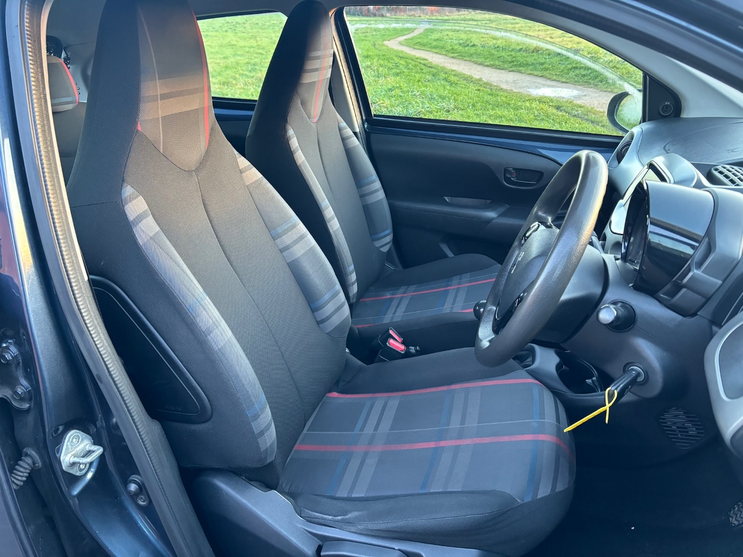 Used Peugeot 108 2015 for sale - 76853957: Photo 4