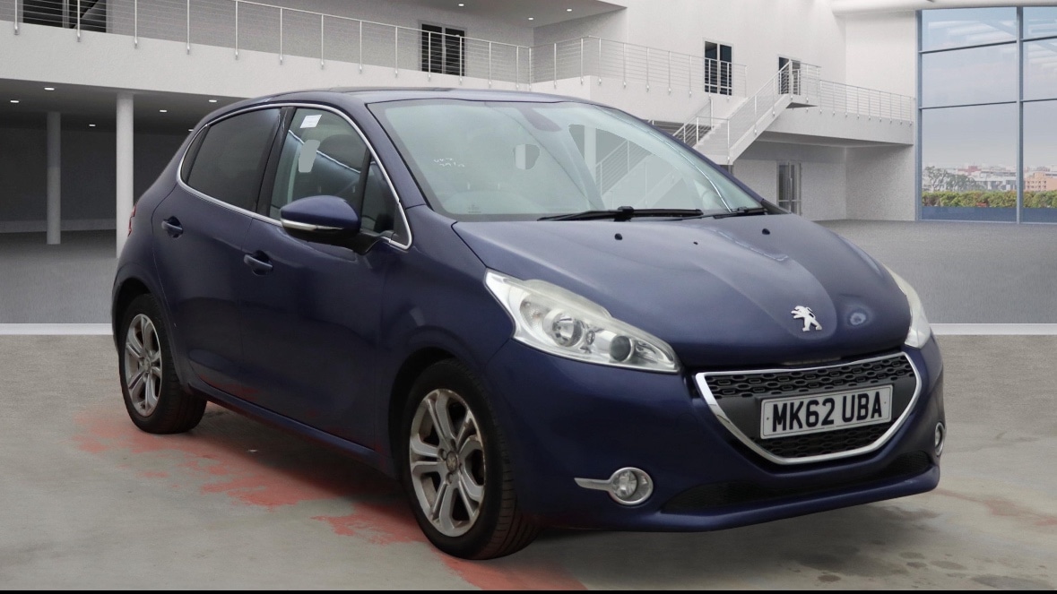 Used Peugeot 208 2013 for sale - 77135969: Photo 2