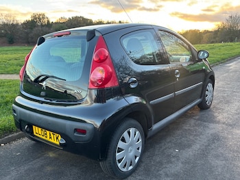 Used Peugeot 107 2008 for sale - 76585616: Photo