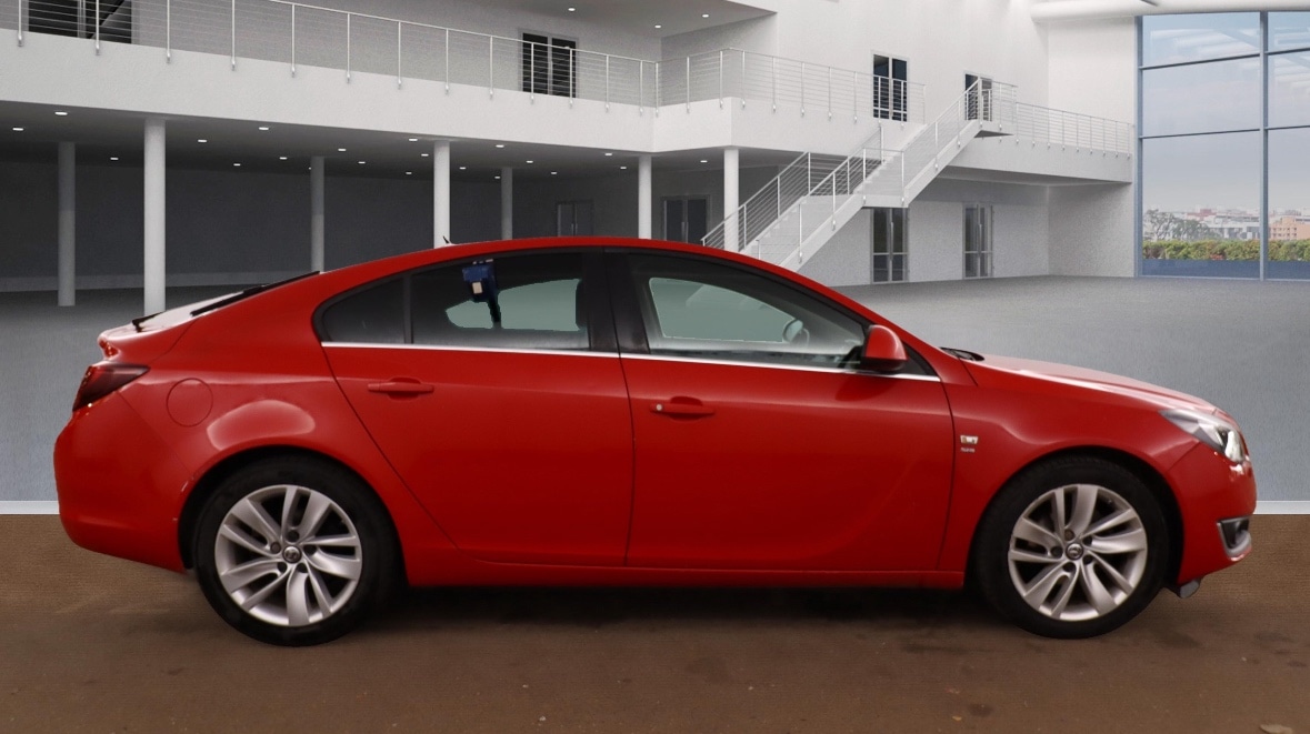 Used Vauxhall Insignia 2015 for sale - 76941925: Photo 2