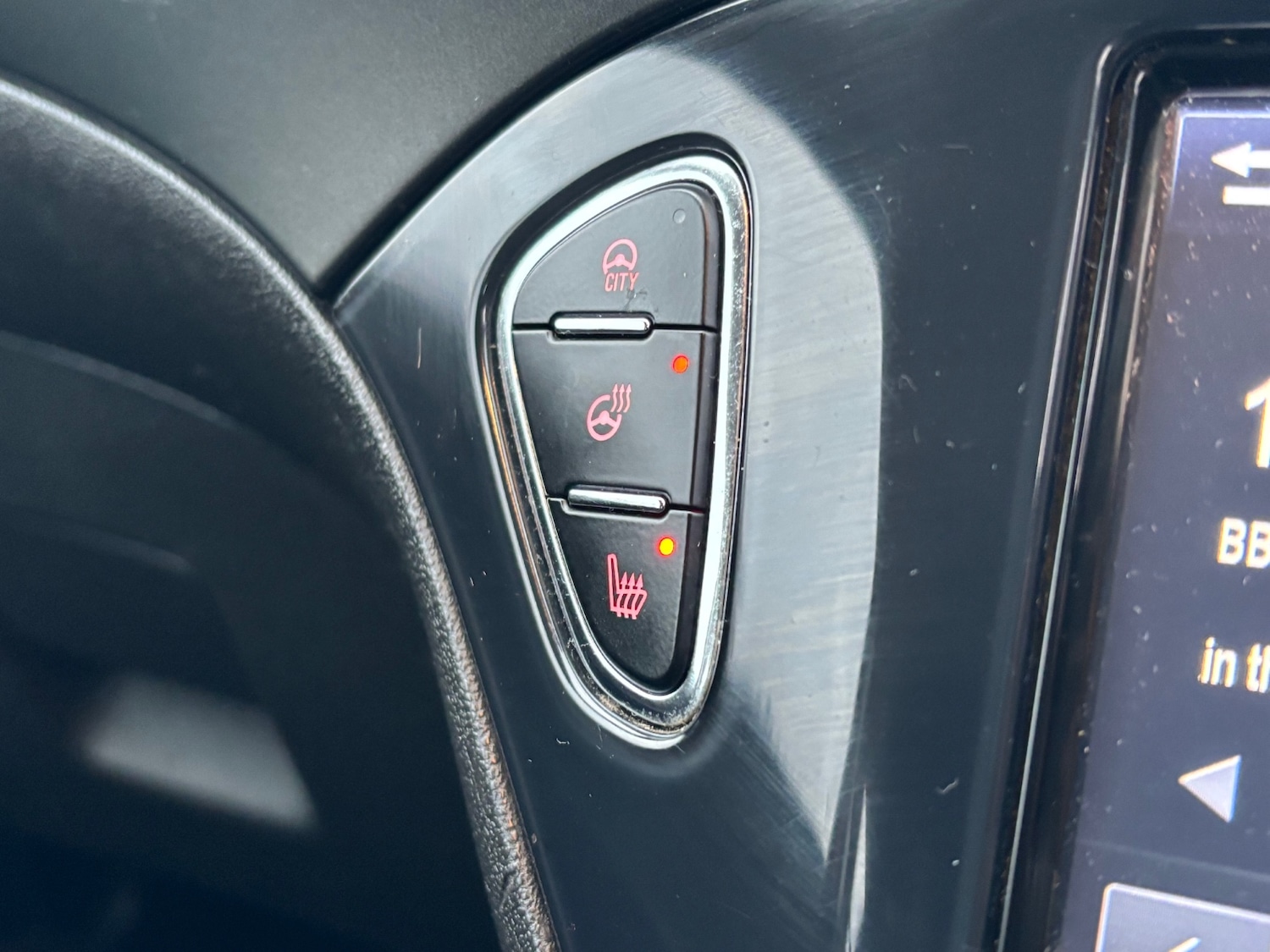 Used Vauxhall Corsa 2015 for sale - 77400207: Photo 4